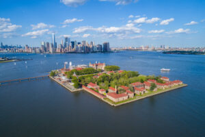 Ellis Island, Pasqua a New York